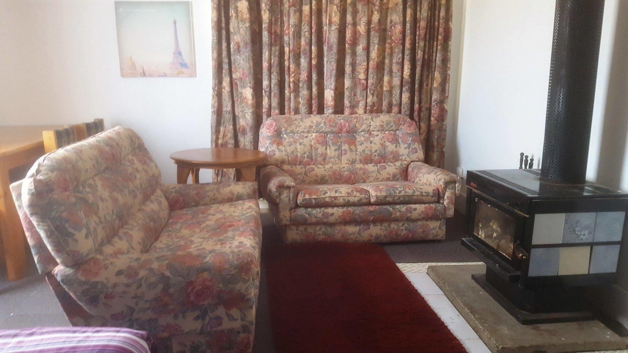Clunes Motel Kültér fotó