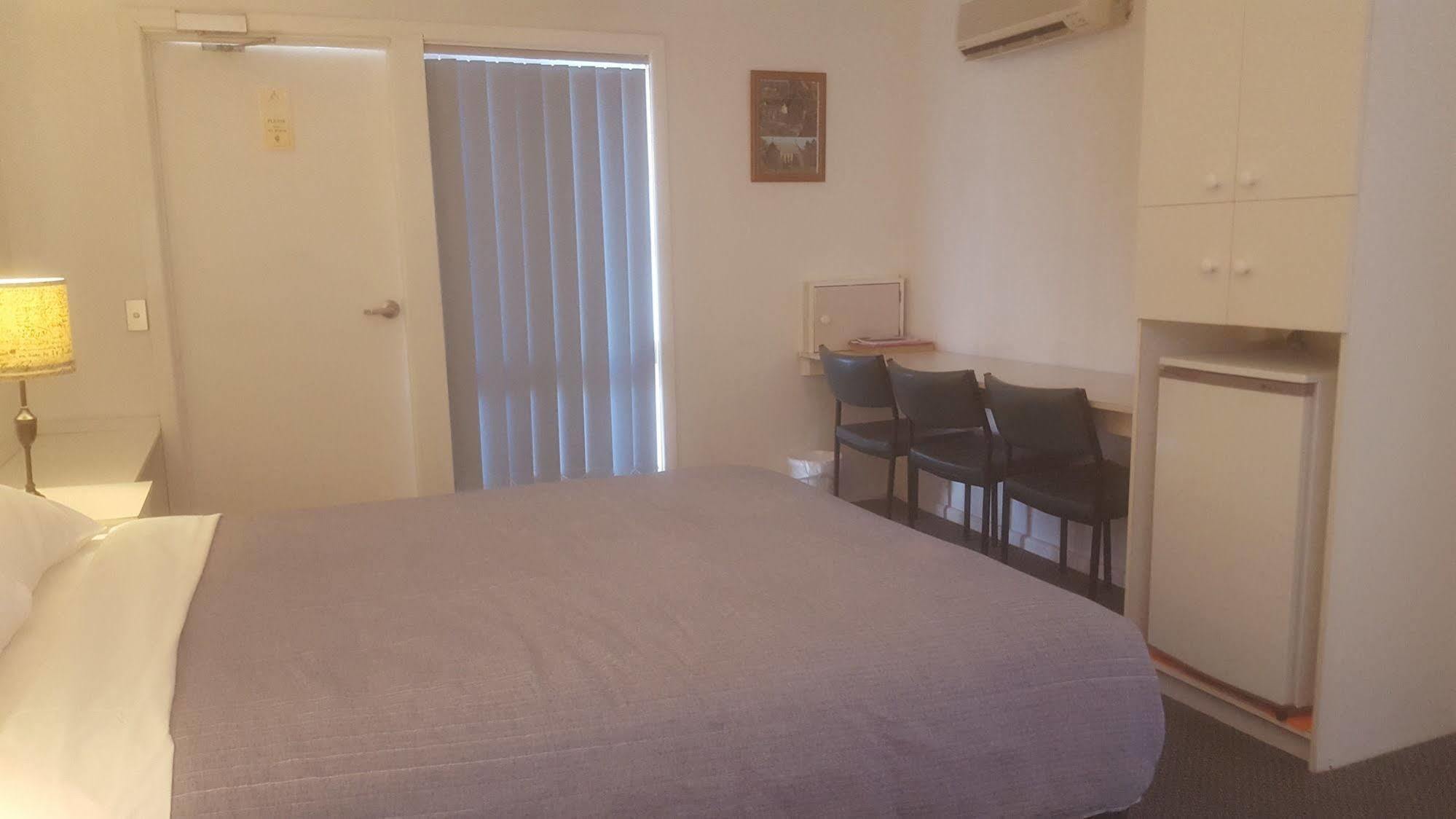 Clunes Motel Kültér fotó