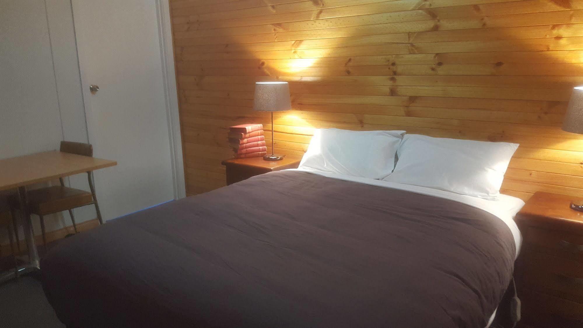 Clunes Motel Kültér fotó
