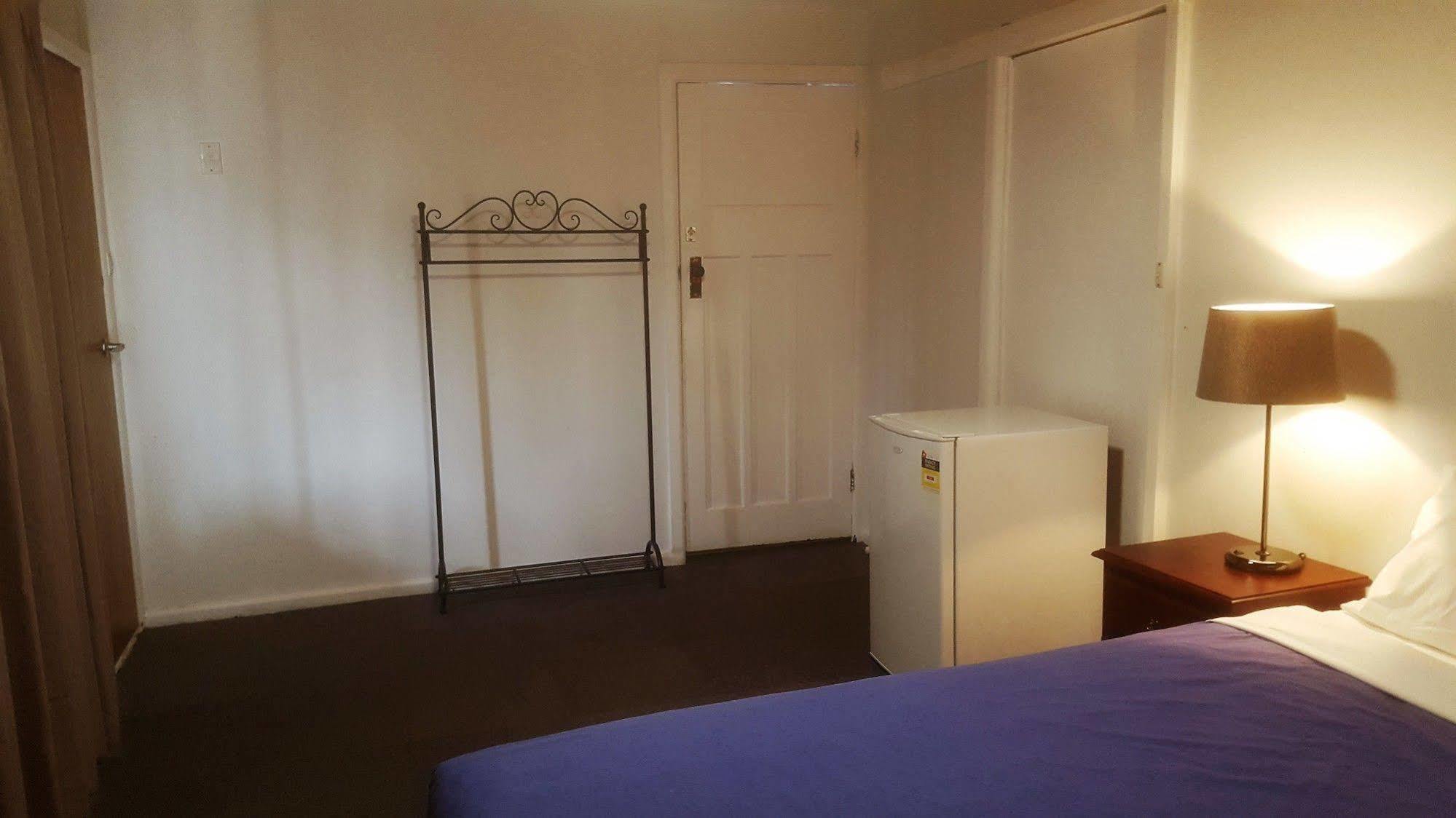 Clunes Motel Kültér fotó