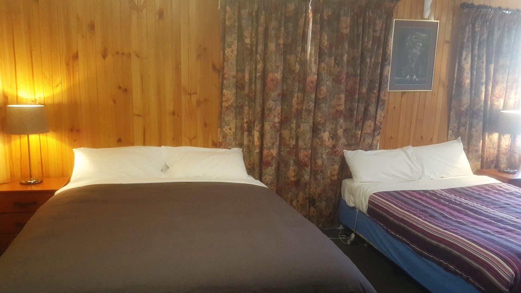 Clunes Motel Kültér fotó